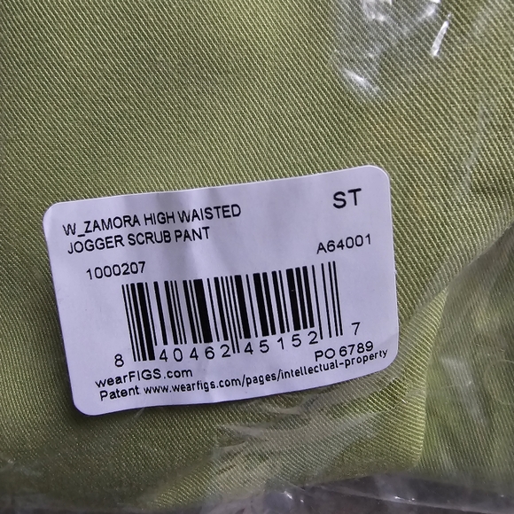 Figs Matcha Scrub Set - Picture 4 of 5